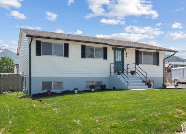 Property at 686 Tomahawk Dr, Payson, UT 84651, 6 beds, 2 baths