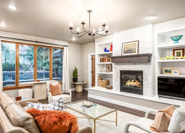 Property at 88 W Village Ct, Midway, UT 84049, 4 beds, 3 baths