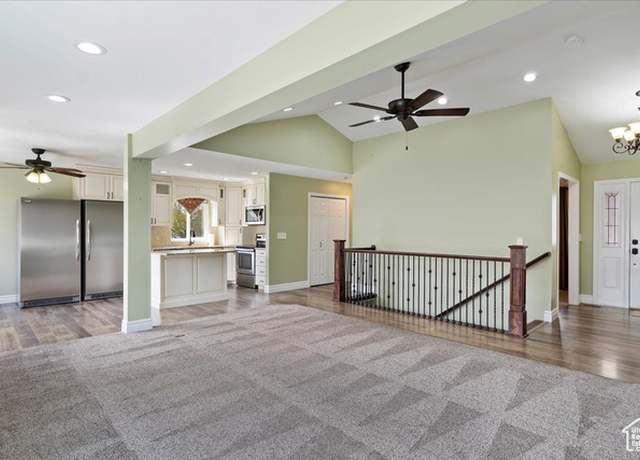 Property at 32 Belmore Dr, Kaysville, UT 84037, 3 beds, 3 baths
