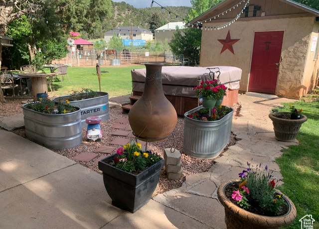 Property at 263 W 300 S, Parowan, UT 84761, 4 beds, 2 baths