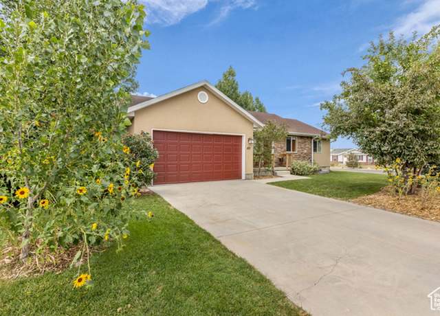 Property at 471 N 100 W, Kamas, UT 84036, 6 beds, 3 baths