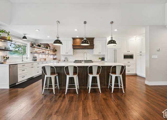 Property at 12671 S Somerdowns Ct, Draper, UT 84020, 6 beds, 3.5 baths