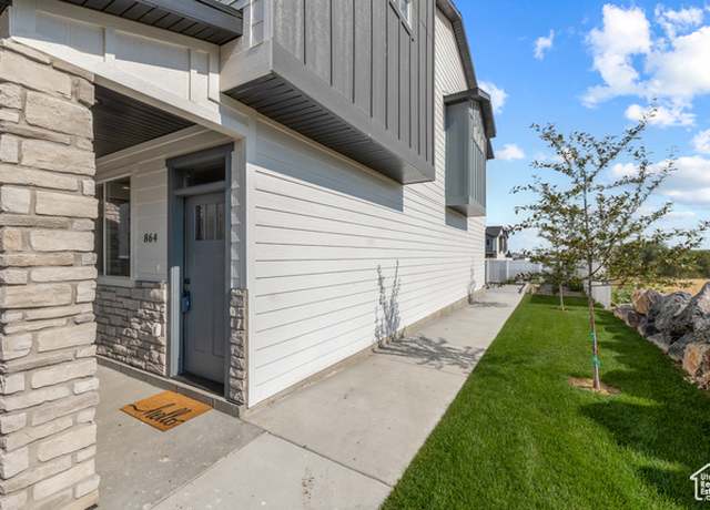 Property at 864 E 250 N, Hyrum, UT 84319, 3 beds, 2.5 baths