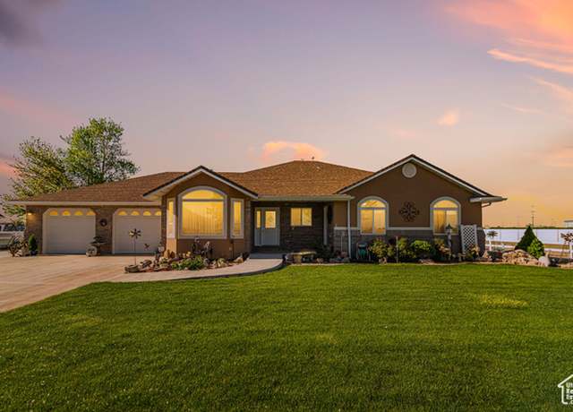 Property at 2983 W 2600 N, Plain City, UT 84404, 3 beds, 2 baths