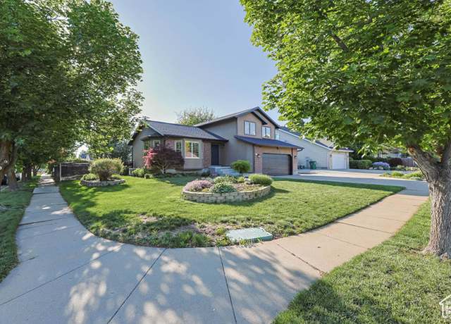 Property at 1298 S 500 E, Kaysville, UT 84037, 5 beds, 2.5 baths