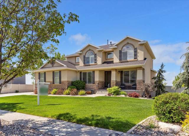 Property at 166 E 2300 S, Kaysville, UT 84037, 6 beds, 4 baths