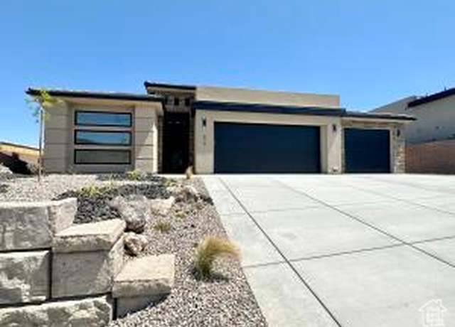 Property at 579 S 1800 W, Hurricane, UT 84737, 4 beds, 2.5 baths