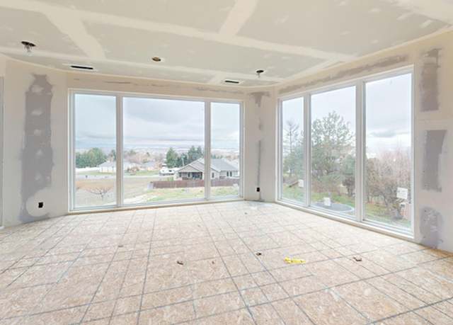 Property at 993 W 3800 N, Pleasant View, UT 84414, 5 beds, 3 baths