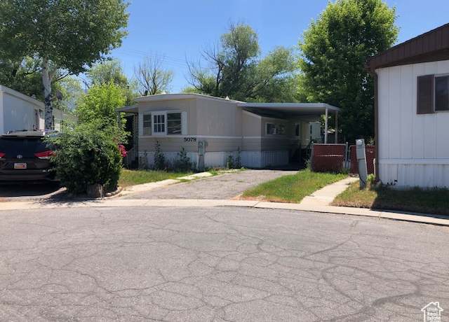 Property at 5079 S El Amador Cir, Holladay, UT 84117, 2 beds, 2 baths