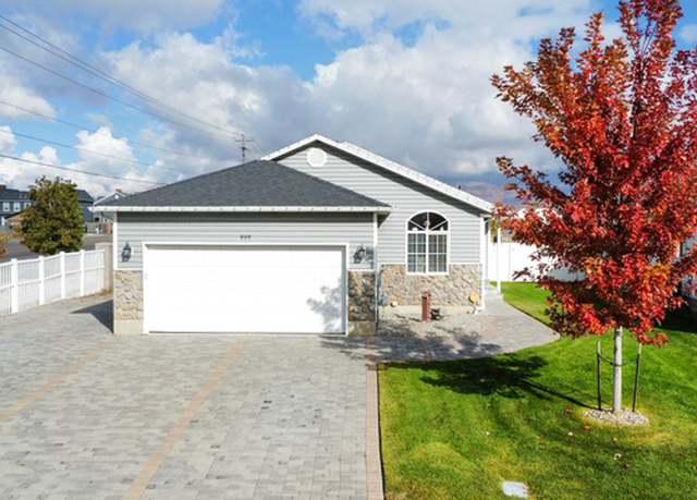 Property at 909 E 1520 N, American Fork, UT 84003, 6 beds, 3 baths
