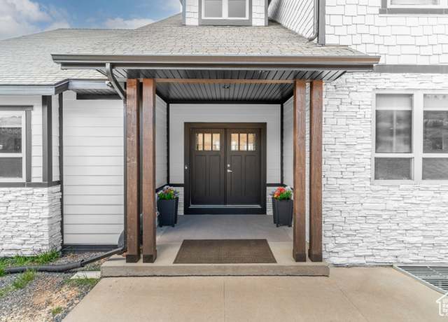 Property at 824 S Lakeview Dr, Garden City, UT 84028, 7 beds, 4.5 baths