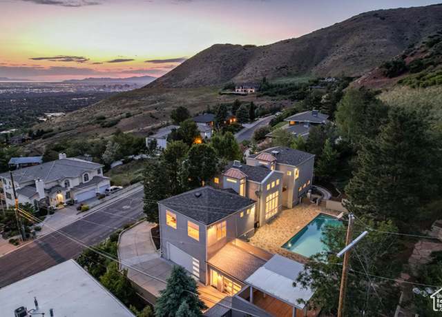Property at 2093 S Lakeline Dr, Salt Lake City, UT 84109, 6 beds, 5 baths