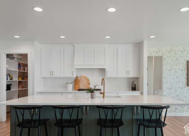 Property at 1371 W 3075 N #203, Pleasant View, UT 84414, 5 beds, 3.5 baths