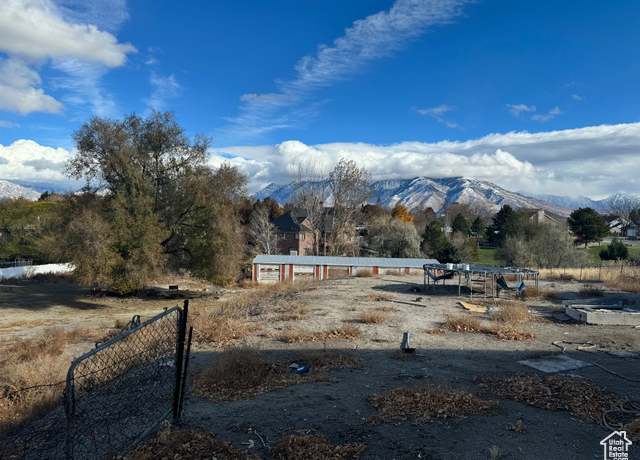Property at 11527 S Temple Dr W, South Jordan, UT 84095, 2 beds, 1 bath