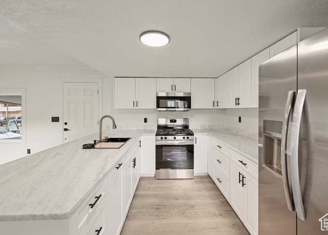 Property at 8400 S 4000 W #9, West Jordan, UT 84088, 3 beds, 2 baths