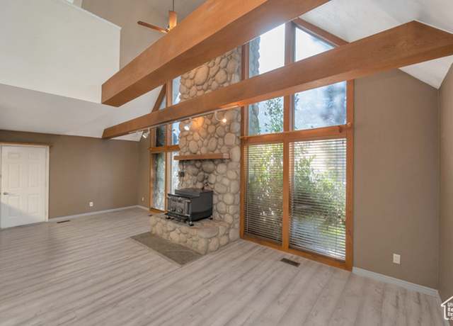 Property at 1110 W Greasewood Dr, Riverton, UT 84065, 5 beds, 3.5 baths