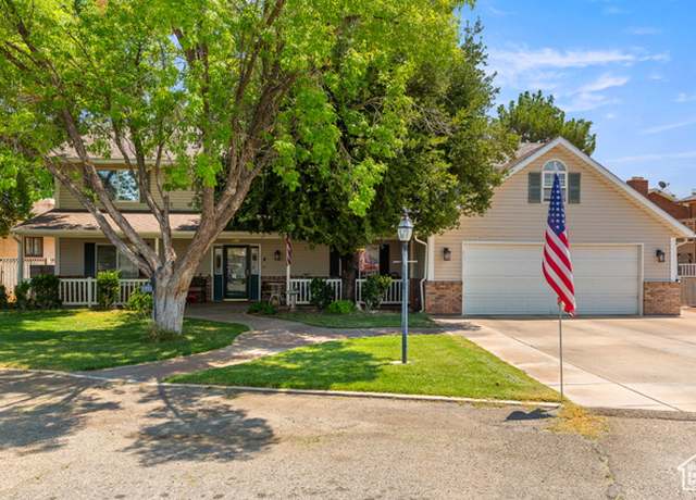 Property at 2285 S Shiloh Cir, St. George, UT 84790, 5 beds, 3.5 baths