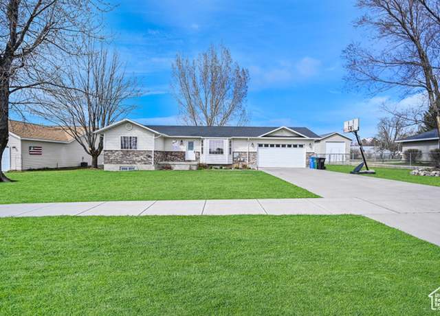 Property at 327 W 200 S, Smithfield, UT 84335, 4 beds, 2 baths
