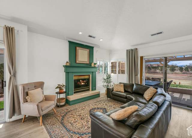 Property at 2050 S 1400 E #4, St. George, UT 84790, 2 beds, 2 baths