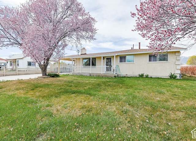 Property at 262 S Park St, Grantsville, UT 84029, 5 beds, 3.5 baths
