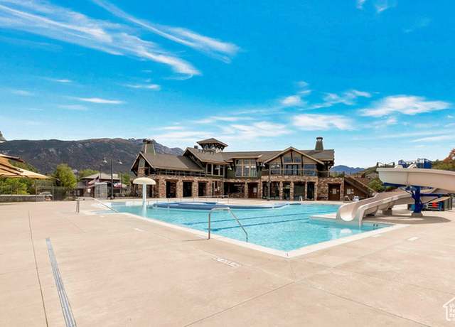Property at 14738 S Woods Landing Ct, Draper, UT 84020, 5 beds, 4.5 baths