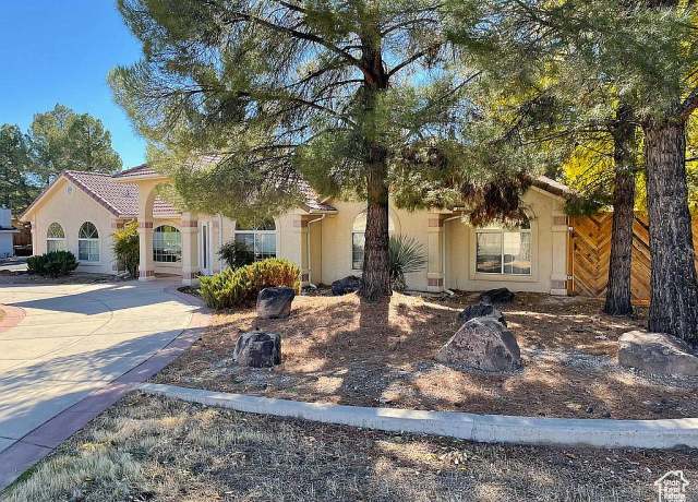 Property at 1118 E Chokeberry Dr, St. George, UT 84790, 3 beds, 2 baths