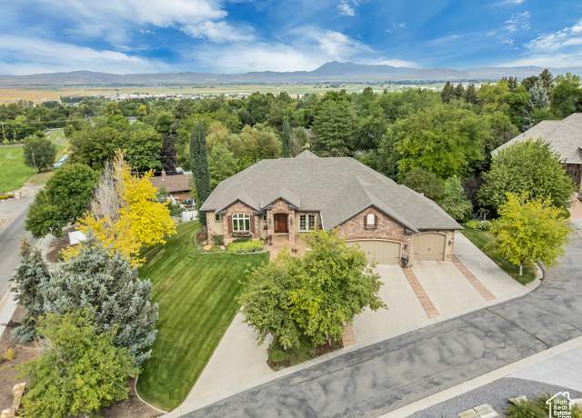 Property at 531 E Center St, Hyde Park, UT 84318, 6 beds, 4 baths