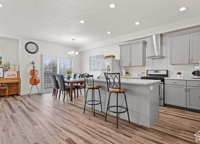Property at 608 E Sawback Ln S, Draper, UT 84020, 3 beds, 2.5 baths