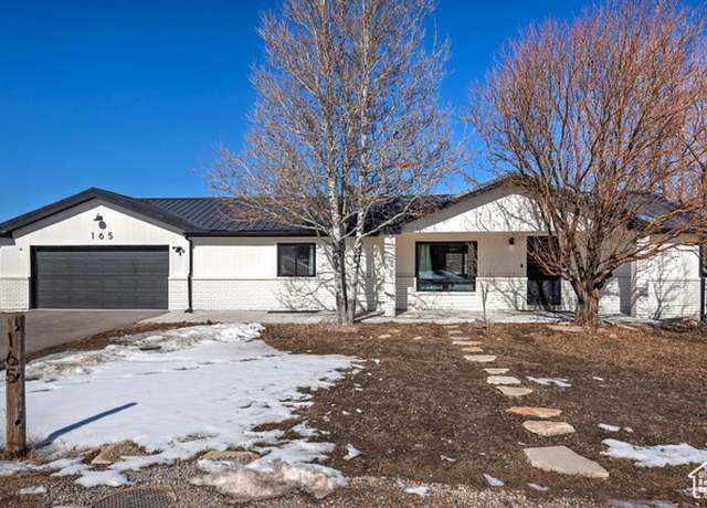 Property at 165 E Countryside Cir, Park City, UT 84098, 5 beds, 3 baths