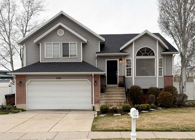 Property at 1316 Sunrise Ln, Farmington, UT 84025, 4 beds, 3 baths