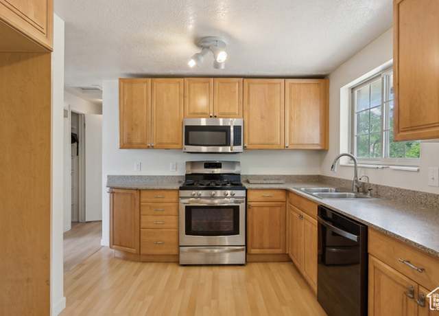 Property at 12125 S York Ridge Rd, Sandy, UT 84094, 4 beds, 2 baths