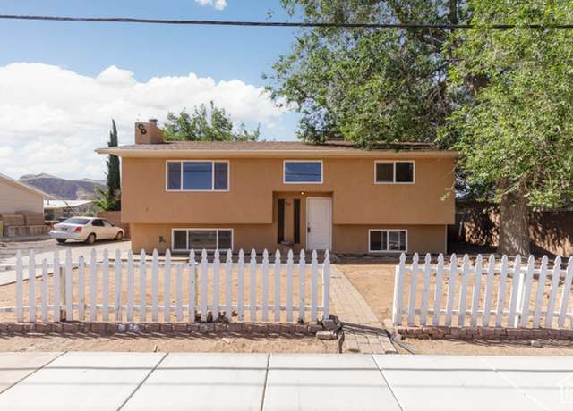 Property at 577 W 400 S, Hurricane, UT 84737, 4 beds, 2 baths