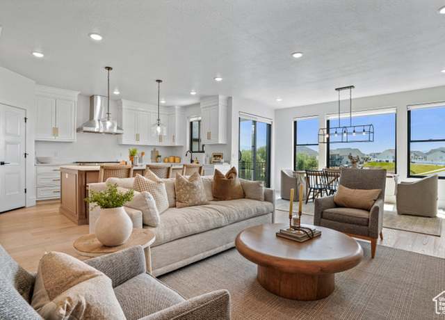 Property at 581 N Heritage St #5, Mapleton, UT 84664, 6 beds, 3 baths