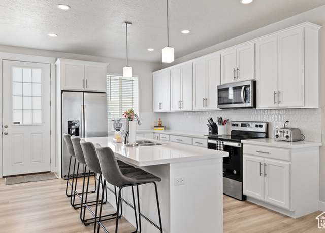 Property at 1651 N Westview Ln, Salem, UT 84653, 3 beds, 2.5 baths