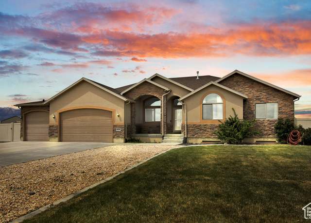 Property at 428 S Saddle Rd, Grantsville, UT 84029, 5 beds, 3.5 baths