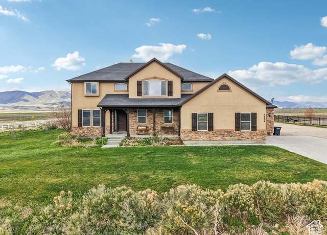 Property at 3214 W Ridgeline Rd, Stockton, UT 84071, 5 beds, 3 baths
