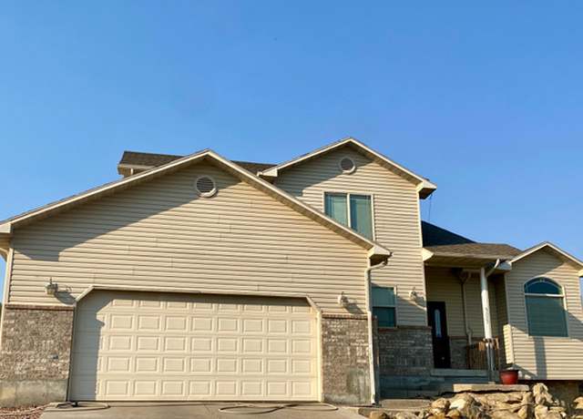 Property at 3227 W 1750 S, Vernal, UT 84078, 3 beds, 2.5 baths