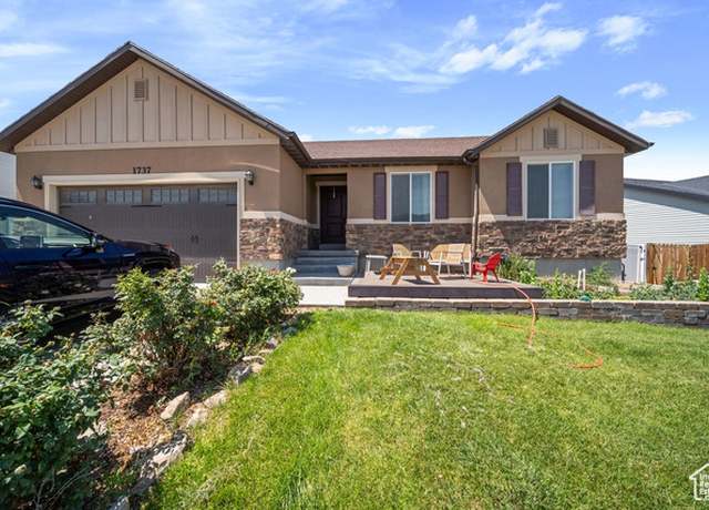 Property at 1737 N Broadway Ave E, Tooele, UT 84074, 4 beds, 3 baths