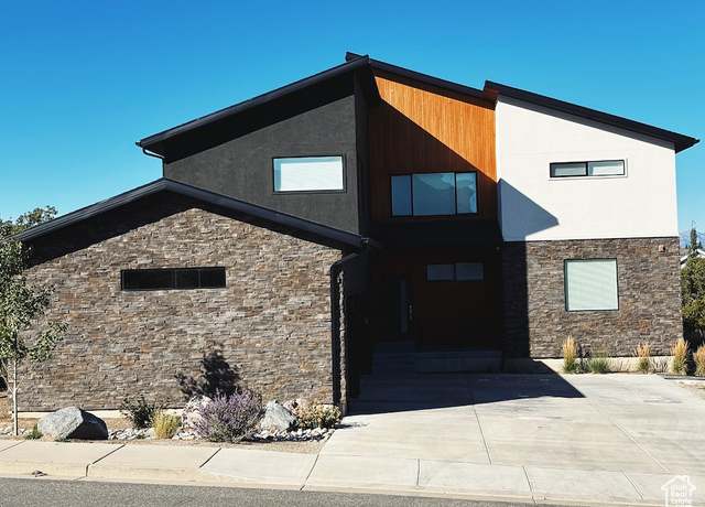 Property at 15224 S Tall Woods Dr, Draper (ut Cnty), UT 84020, 5 beds, 2.5 baths