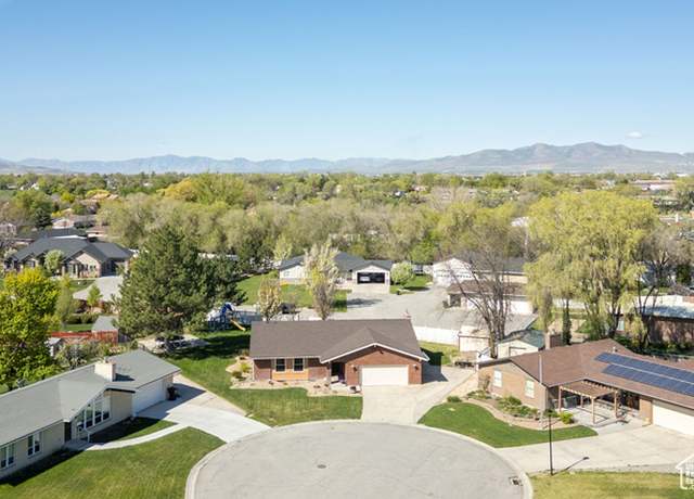 Property at 518 E Wendy Way S, Tremonton, UT 84337, 5 beds, 3.5 baths
