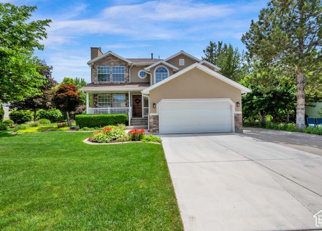 Property at 4721 W Country Club Dr, Highland, UT 84003, 5 beds, 3.5 baths