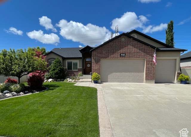 Property at 958 S Bridgecreek Ln, Layton, UT 84041, 4 beds, 3 baths