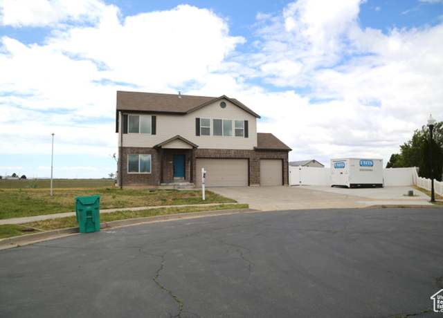 Property at 3596 W 2610 S, Syracuse, UT 84075, 3 beds, 2.5 baths