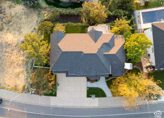 Property at 144 S Bountiful Blvd E, Bountiful, UT 84010, 7 beds, 3.5 baths