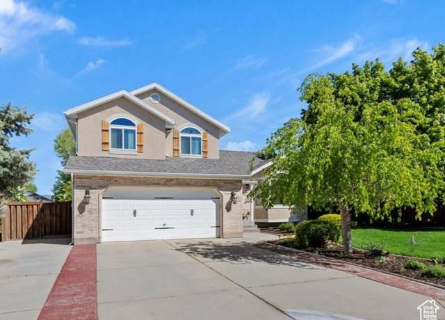Property at 4714 W Country Club Dr, Highland, UT 84003, 4 beds, 3.5 baths