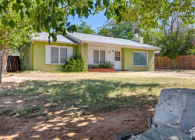 Property at 581 E 400 S, St. George, UT 84770, 3 beds, 2 baths