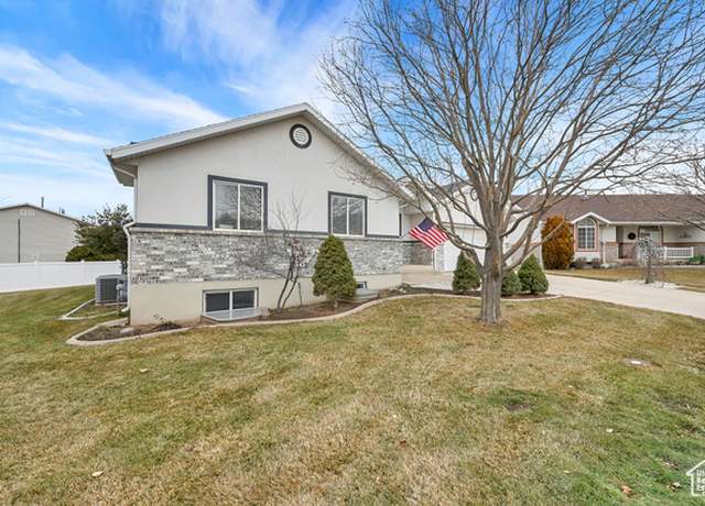 Property at 59 Belmore Dr, Kaysville, UT 84037, 3 beds, 2 baths