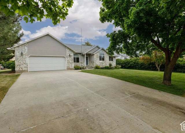 Property at 540 N 100 E, Hyde Park, UT 84318, 4 beds, 2.5 baths