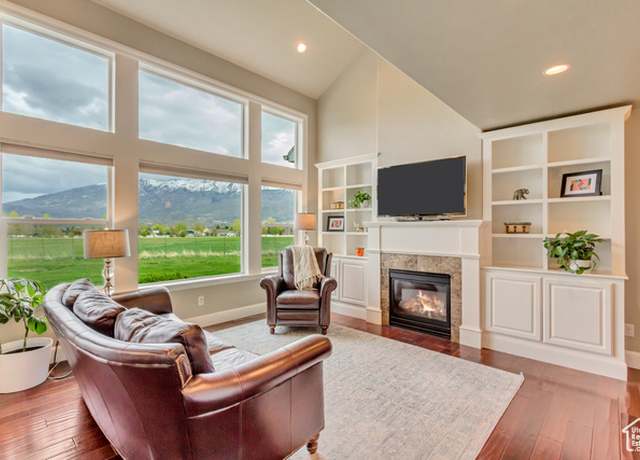 Property at 4142 W Park Dr, Highland, UT 84003, 6 beds, 4 baths