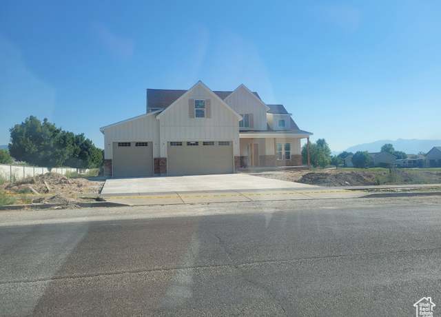 Property at 76 W 200 S, Hyde Park, UT 84318, 6 beds, 3.5 baths